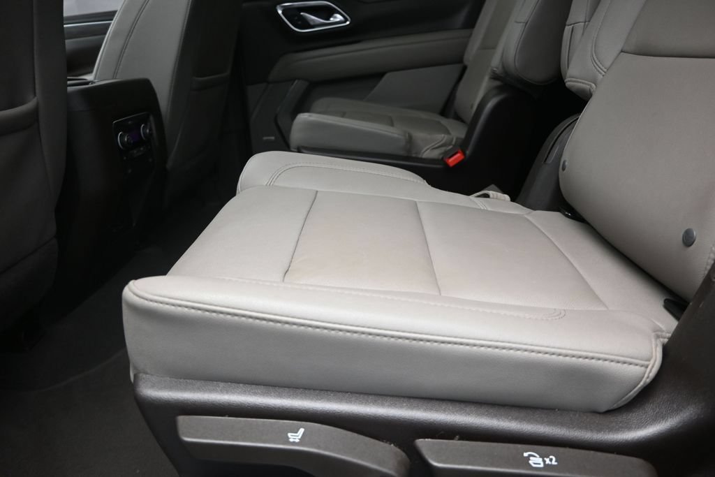 Used 2023 Chevrolet Tahoe LT w/ Luxury Package RWD image 16