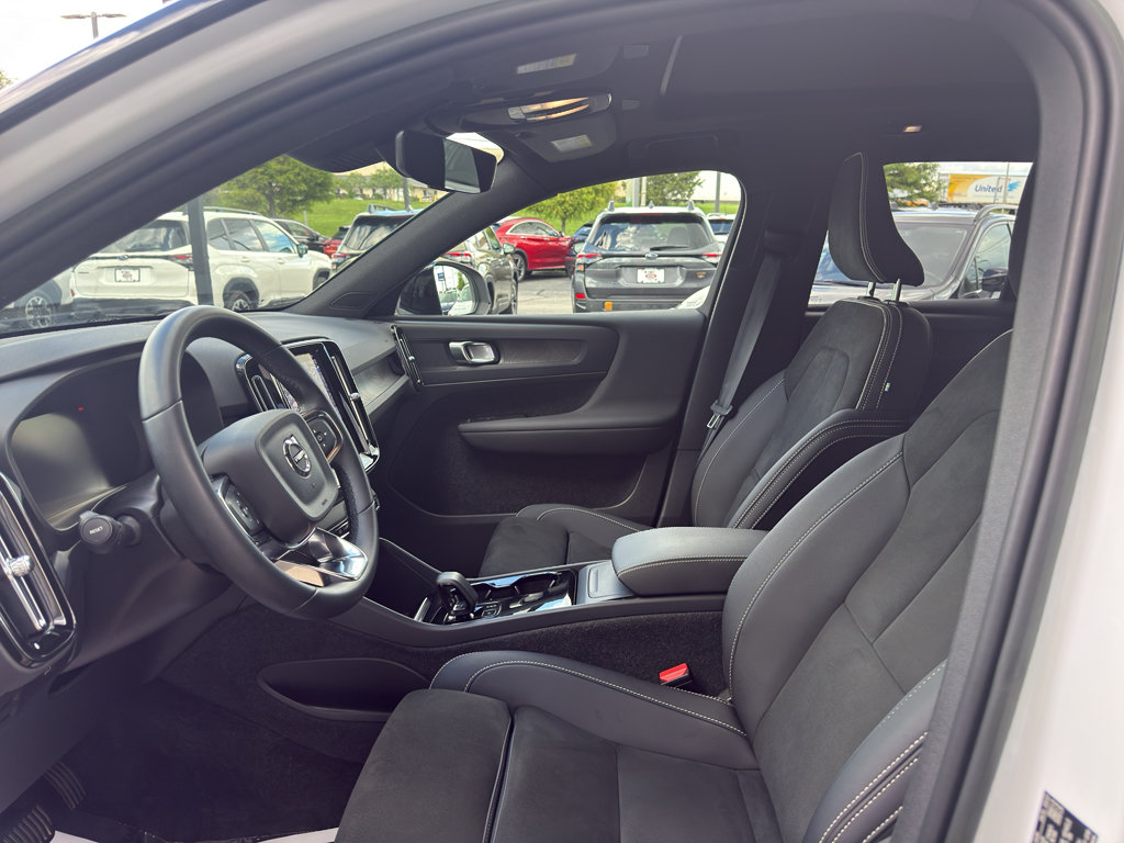 Certified 2023 Volvo XC40 Recharge Plus AWD/4WD image 9