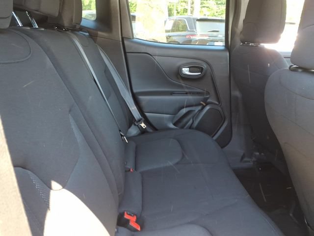 Used 2023 Jeep Renegade Latitude AWD/4WD image 15