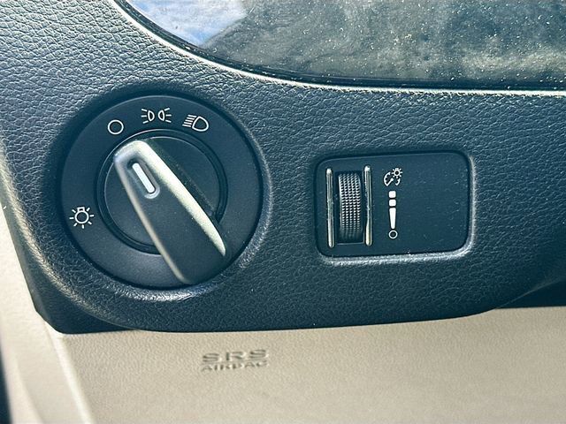 Used 2015 Dodge Grand Caravan American Value Package w/ UConnect Hands-Free Group image 11