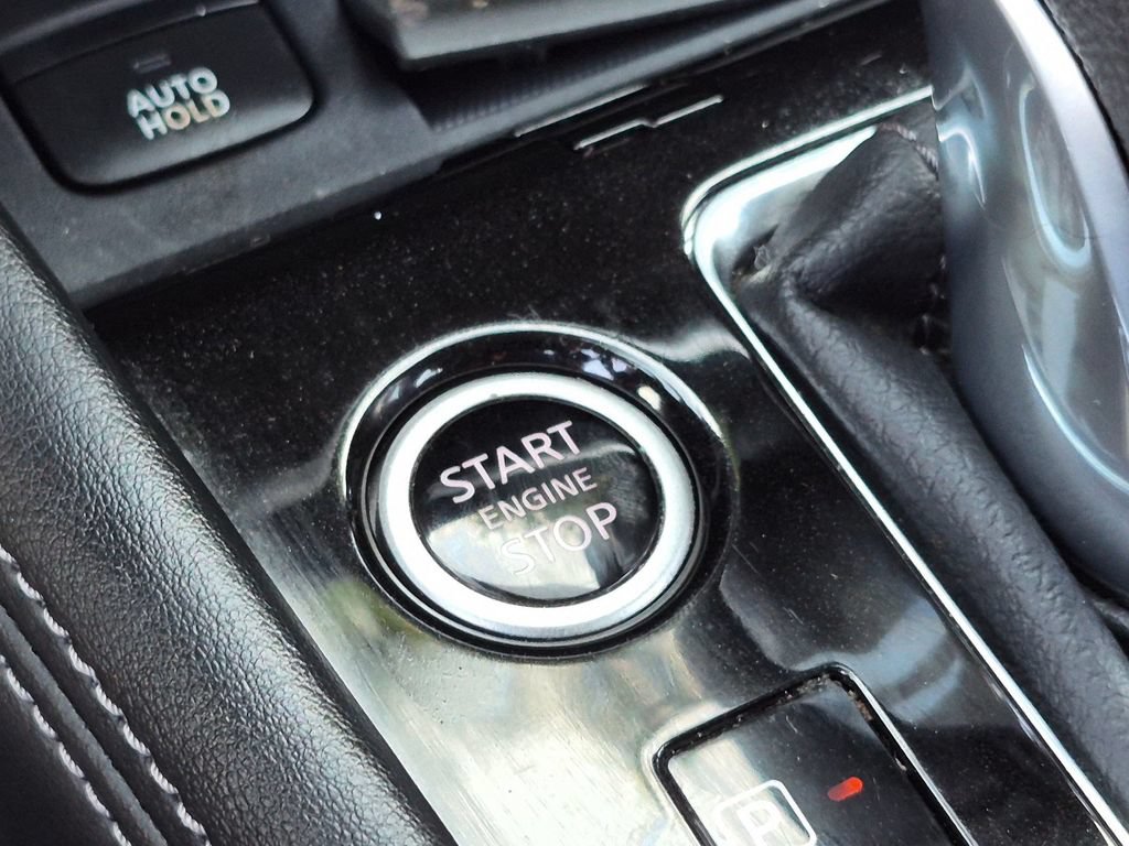 Used 2021 Nissan Kicks SR FWD image 16