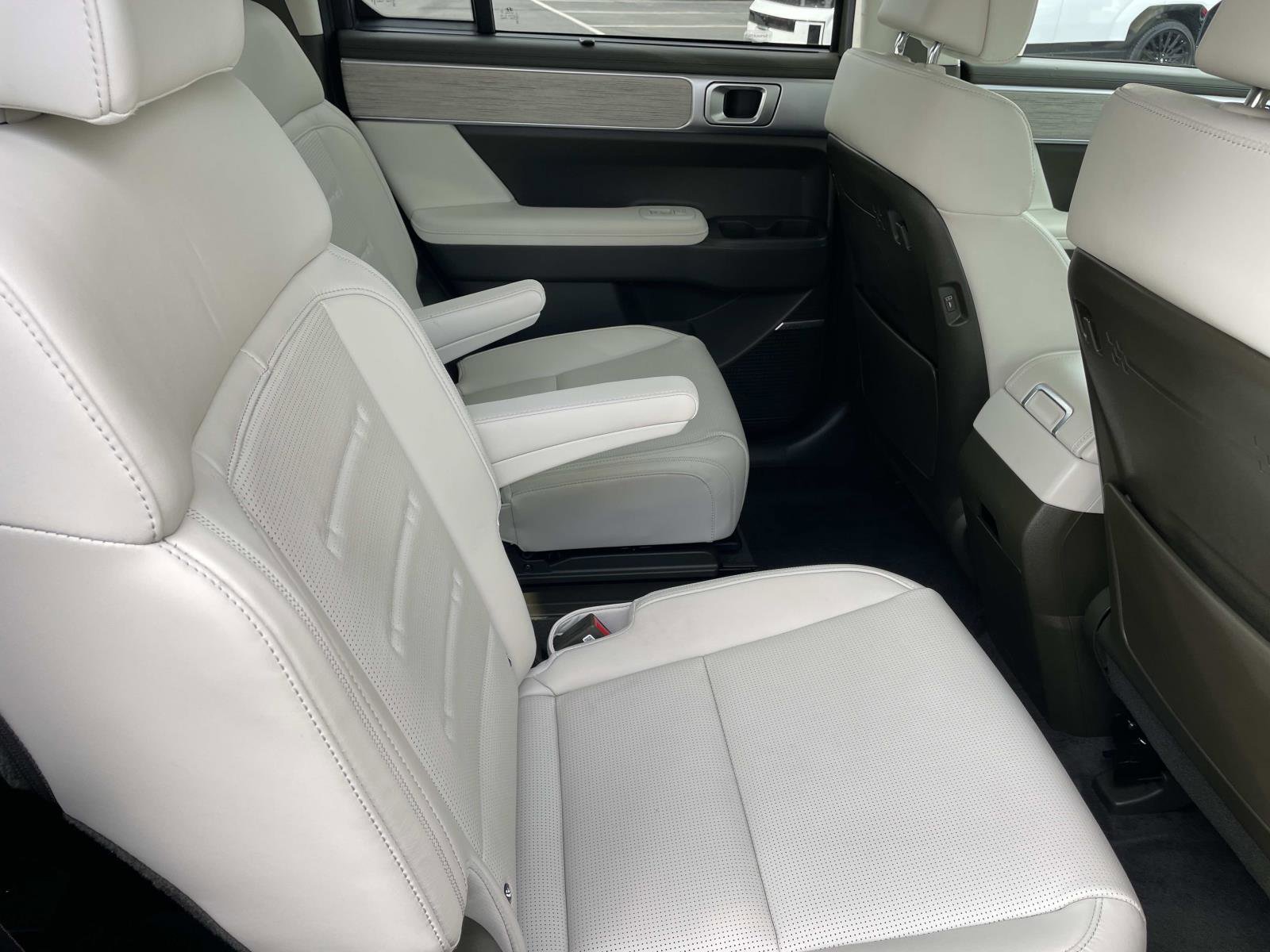 Used 2024 Hyundai Santa Fe Calligraphy image 27