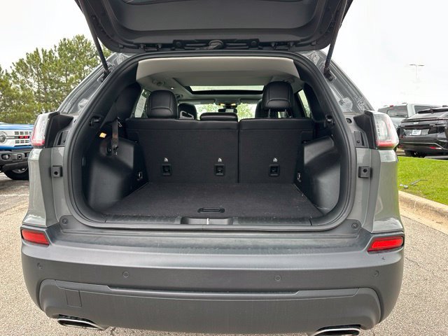 Used 2020 Jeep Cherokee Latitude Lux w/ Quick Order Package 26H Lux FWD image 9