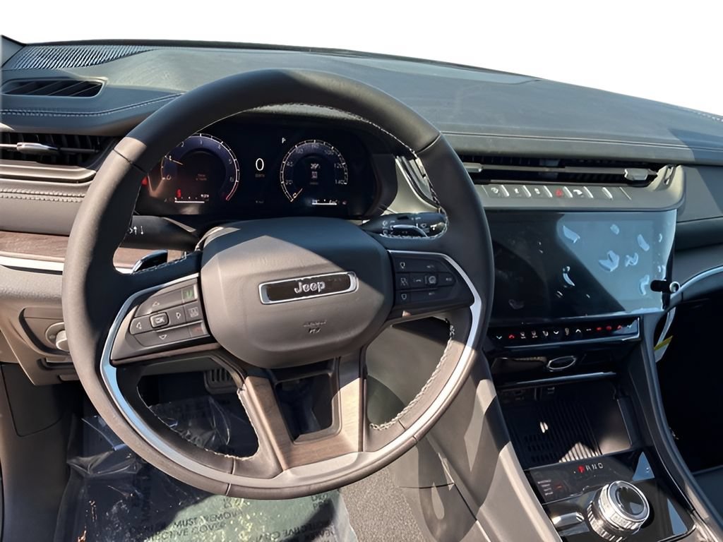 New 2026 Jeep Grand Cherokee Limited w/ Luxury Tech Group II AWD/4WD image 19
