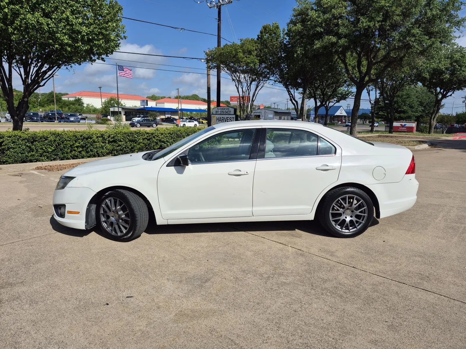 Used 2012 Ford Fusion SE FWD image 2