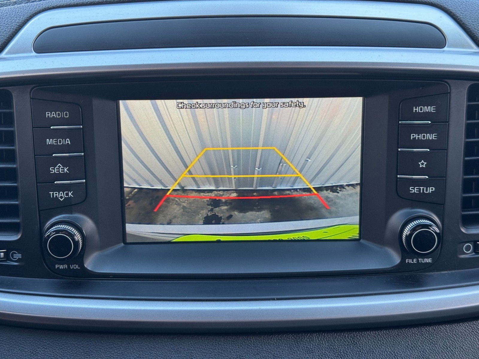 Used 2020 Kia Sorento S image 24