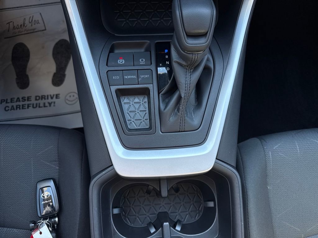 Used 2024 Toyota RAV4 XLE image 21