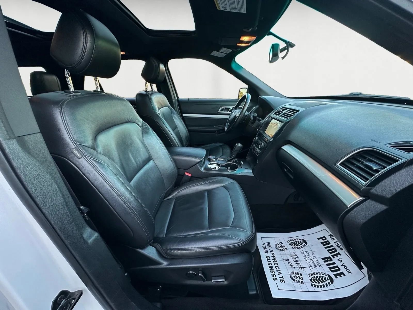 Used 2017 Ford Explorer XLT w/ Equipment Group 202A image 13