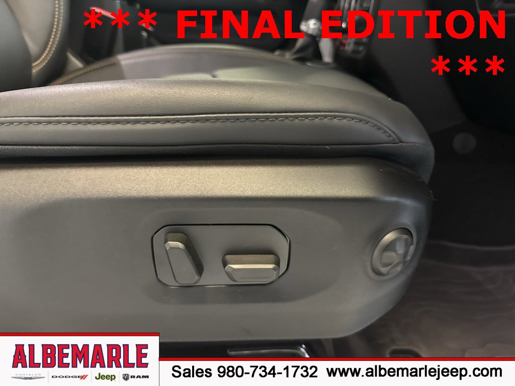 Used 2025 Jeep Wrangler Unlimited Rubicon 392 image 32