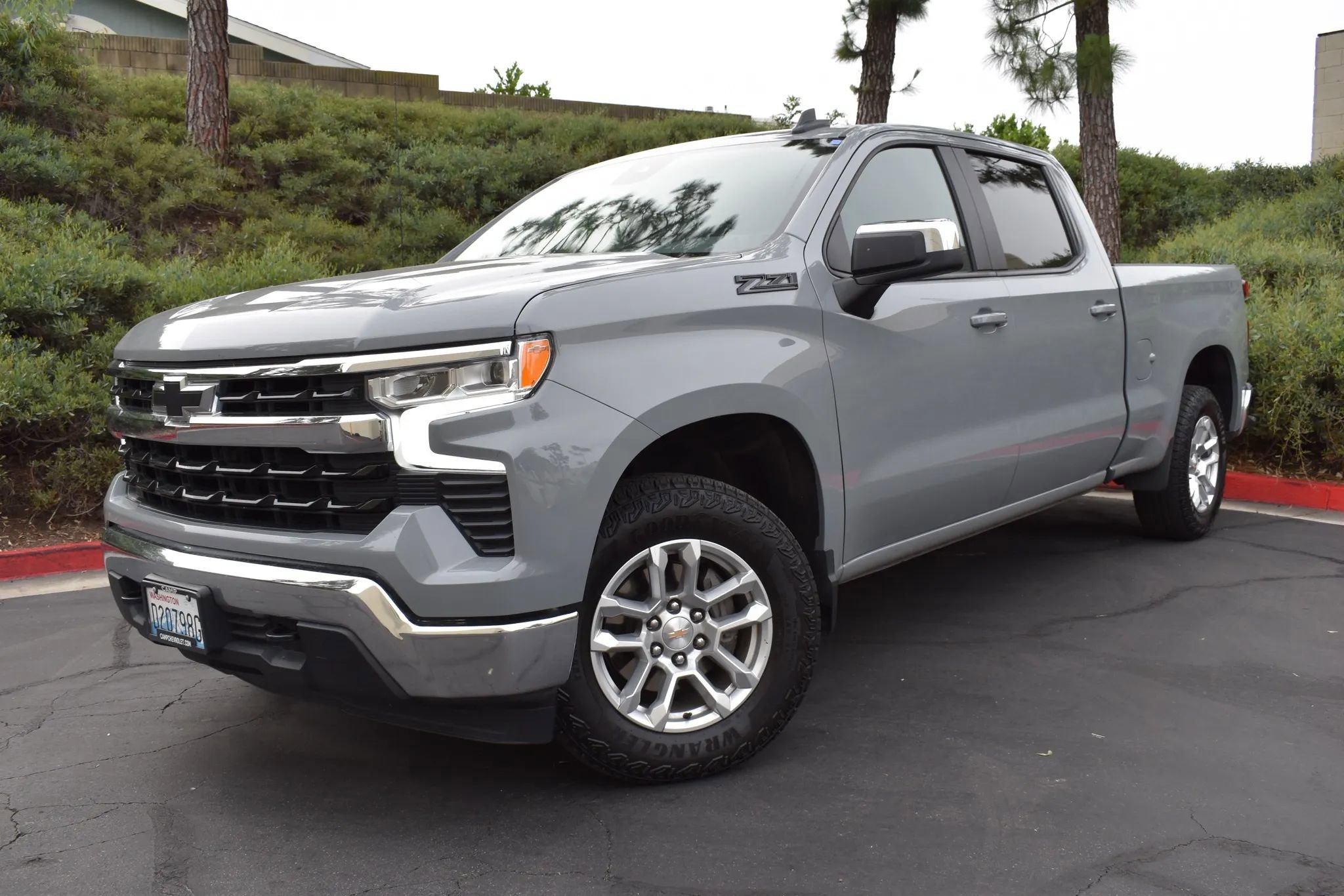 Used 2024 Chevrolet Silverado 1500 LT w/ Z71 Off-Road Package AWD/4WD image 1