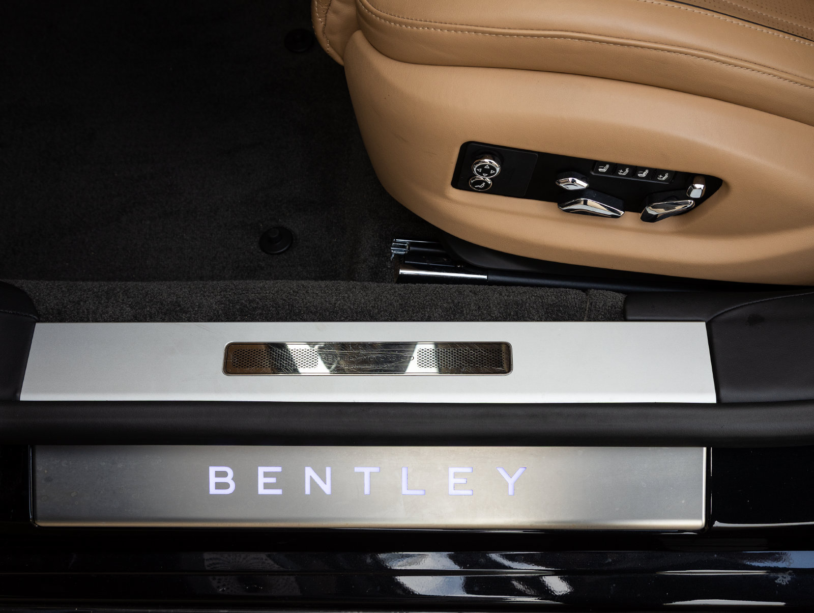 Used 2022 Bentley Flying Spur V8 AWD/4WD image 21