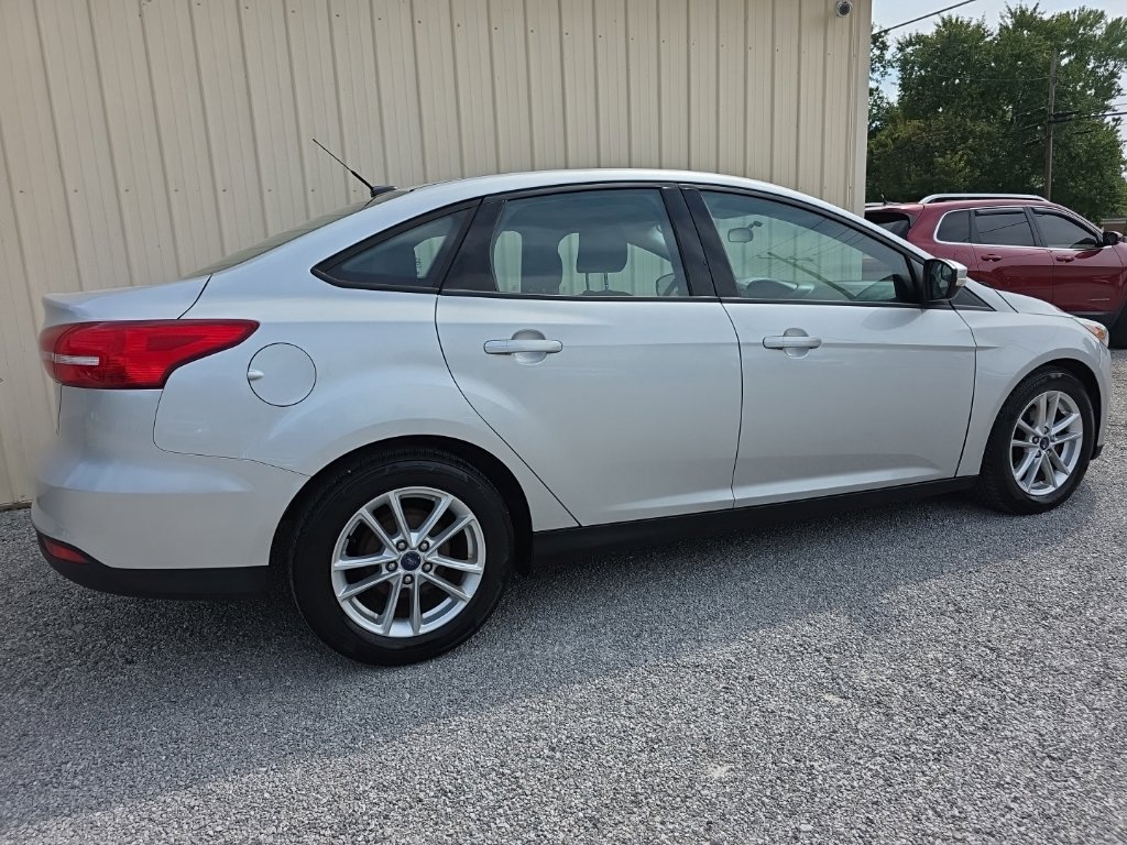 Used 2016 Ford Focus SE FWD image 7