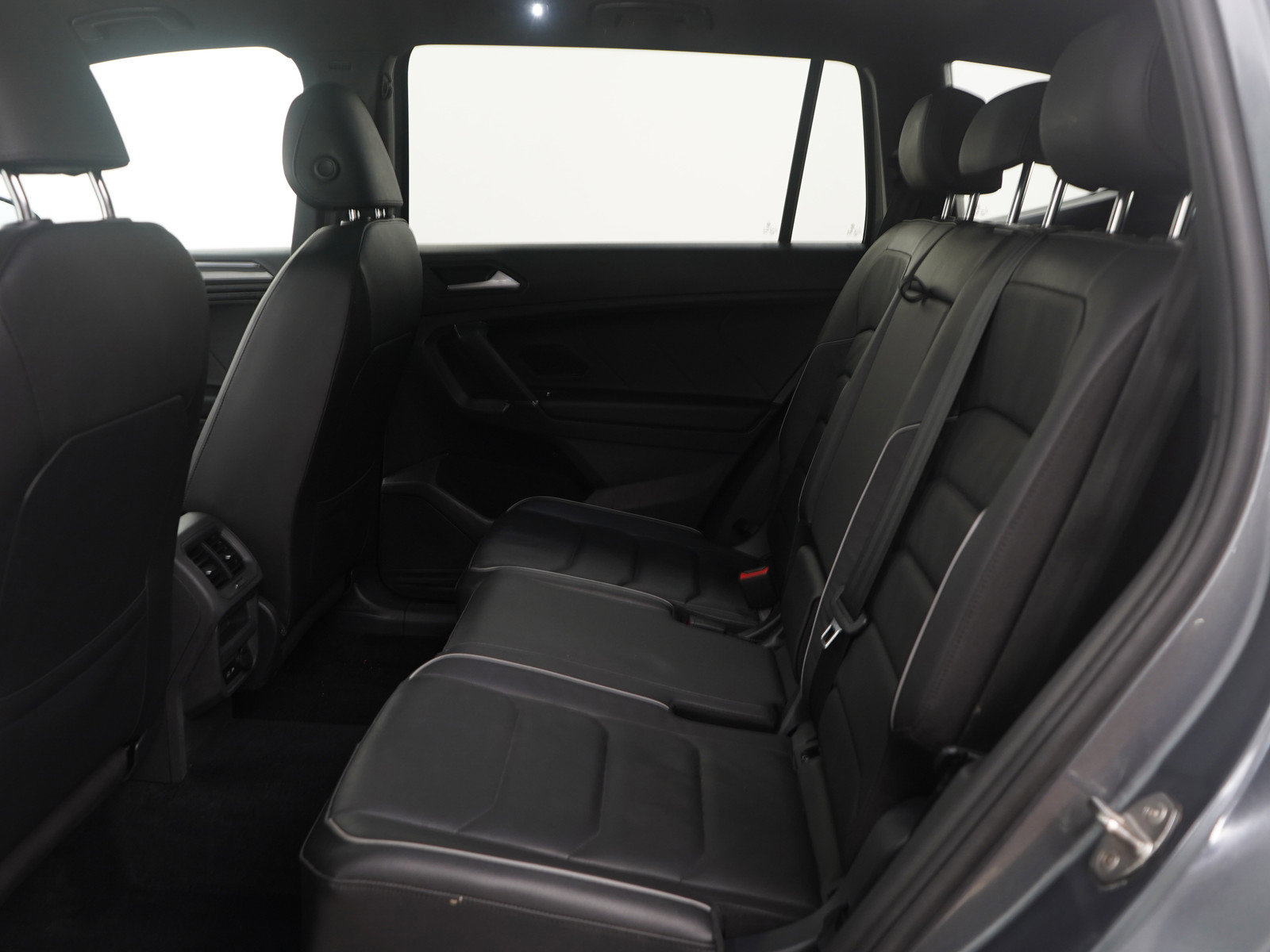 Used 2020 Volkswagen Tiguan SEL Premium R-Line image 15