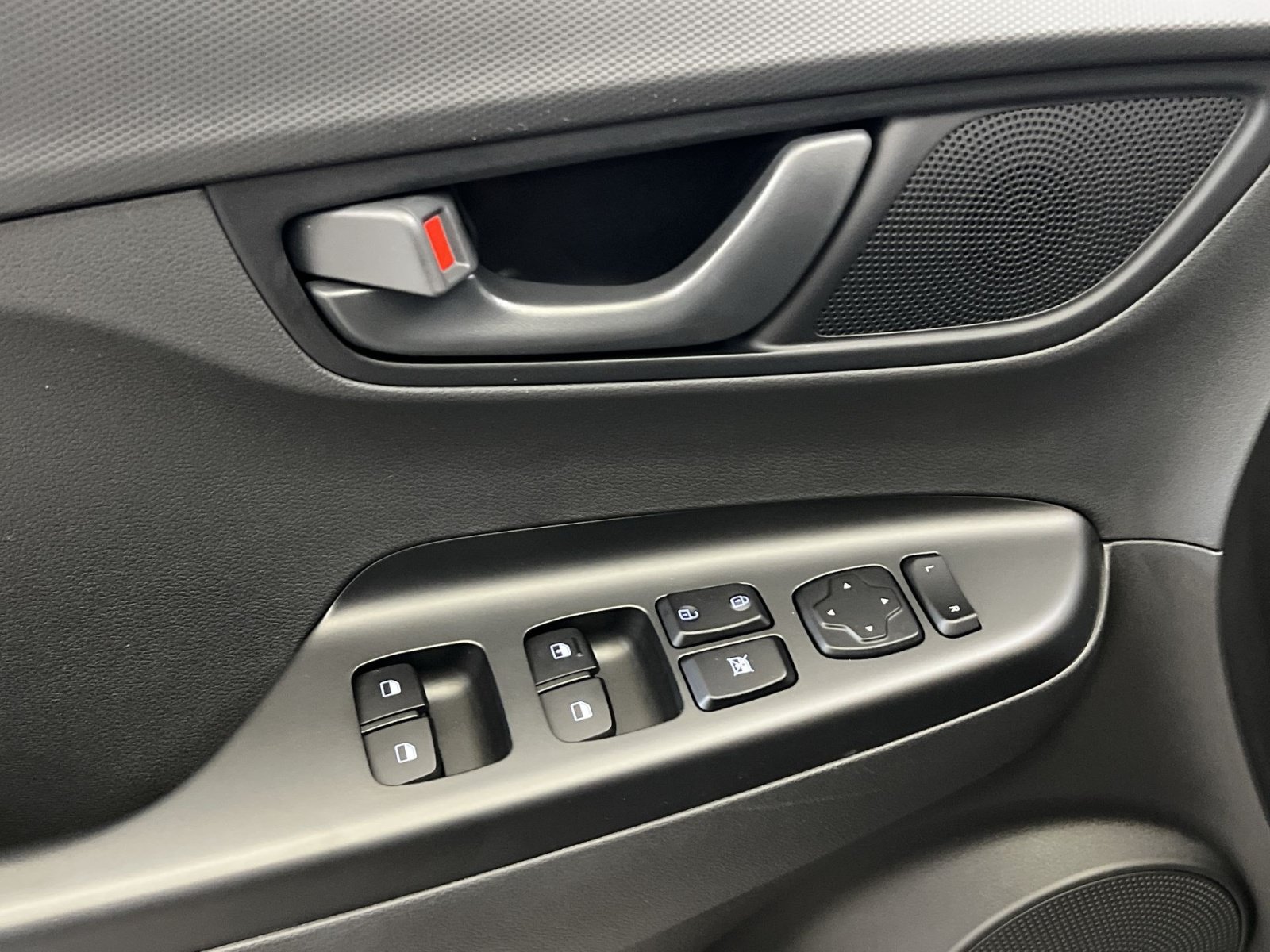 Used 2022 Hyundai Kona SEL AWD/4WD image 14
