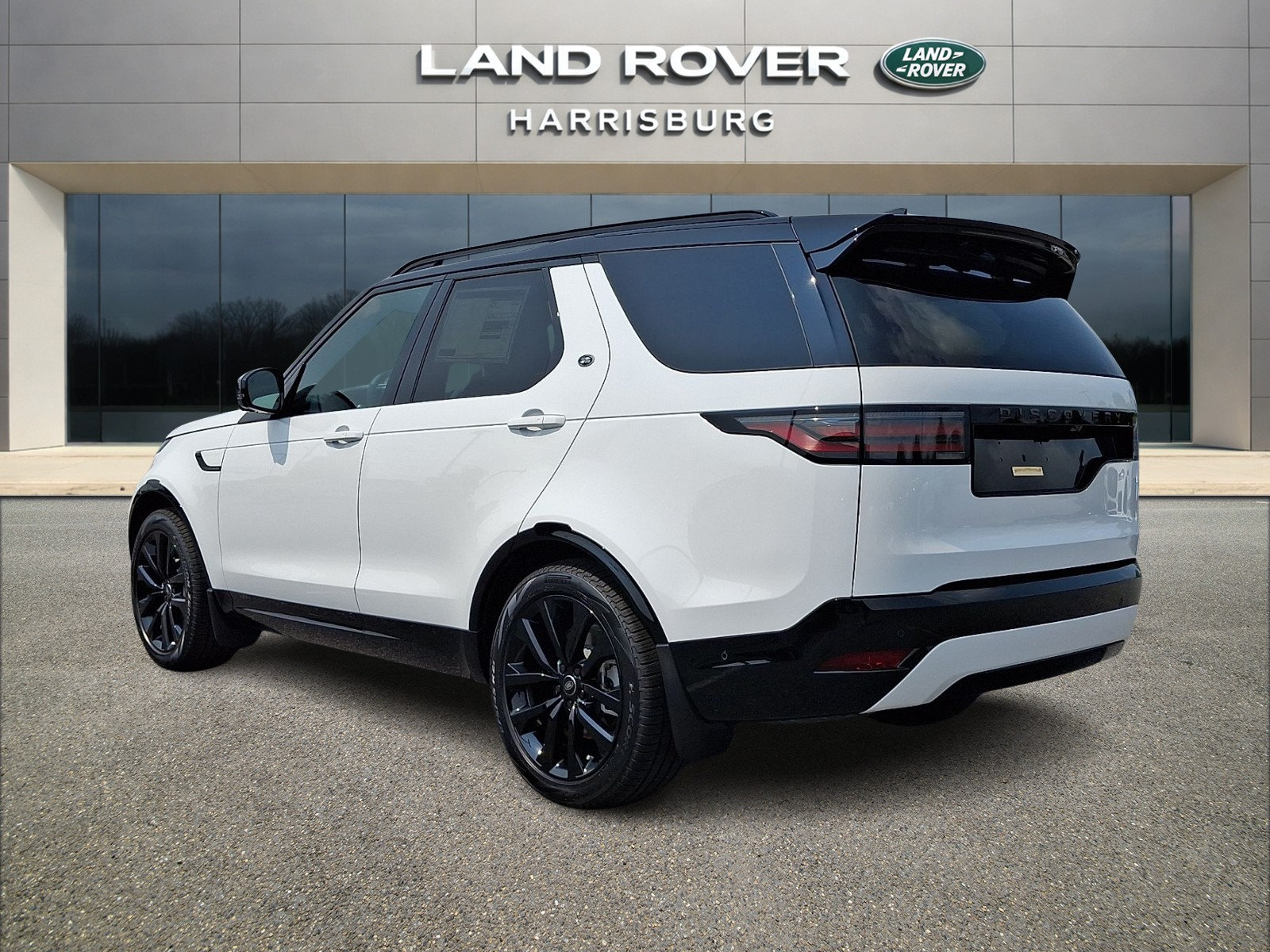 New 2026 Land Rover Discovery Dynamic SE AWD/4WD image 2
