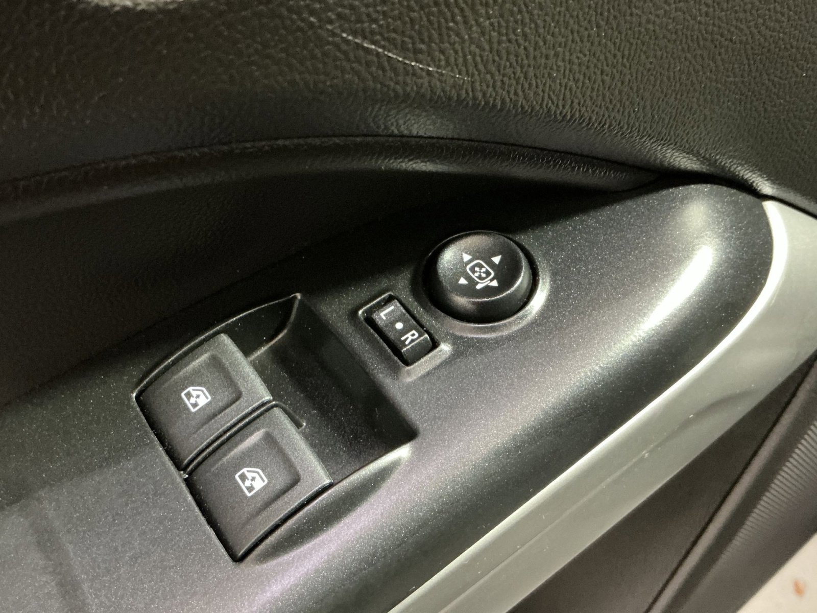 Used 2017 Chevrolet Colorado LT w/ LT Convenience Package image 23