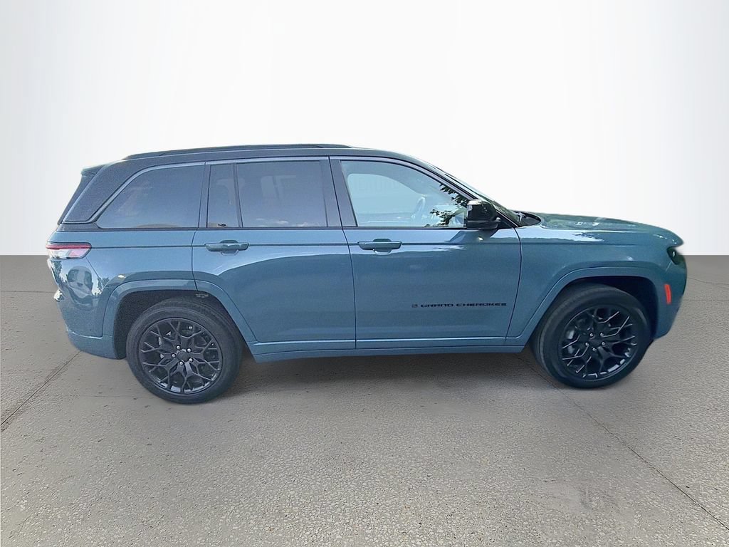 New 2026 Jeep Grand Cherokee Summit w/ Obsidian Package AWD/4WD image 3