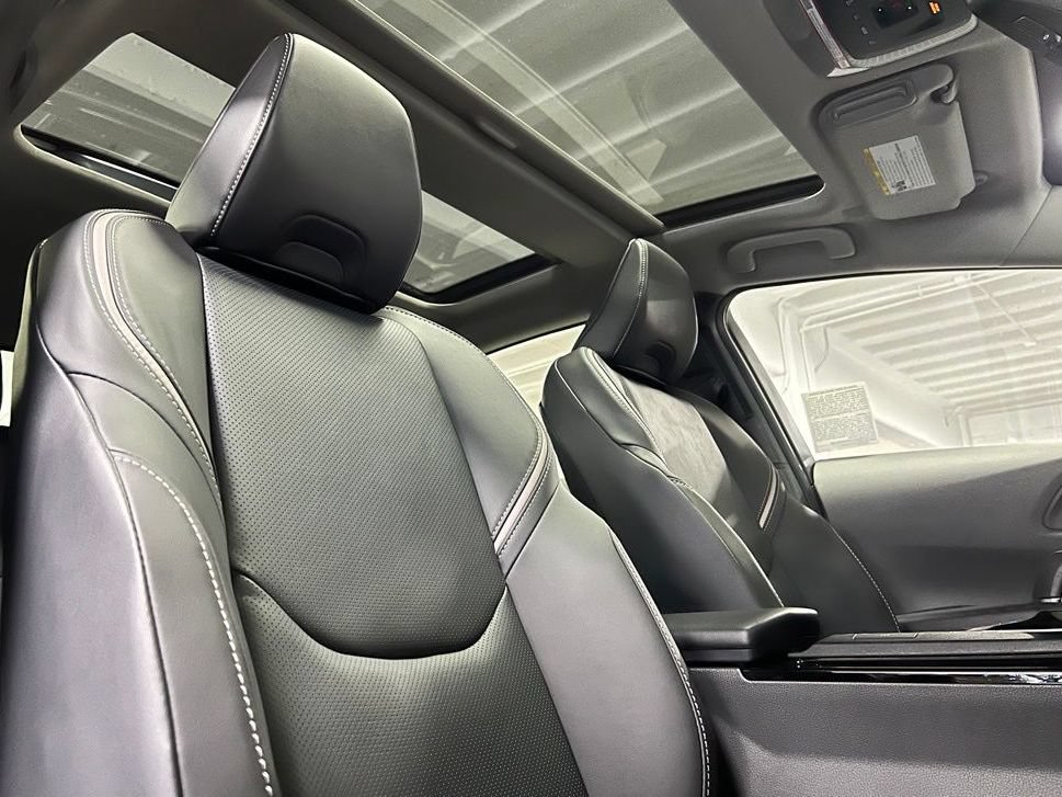 New 2027 Toyota Prius Limited AWD/4WD image 17