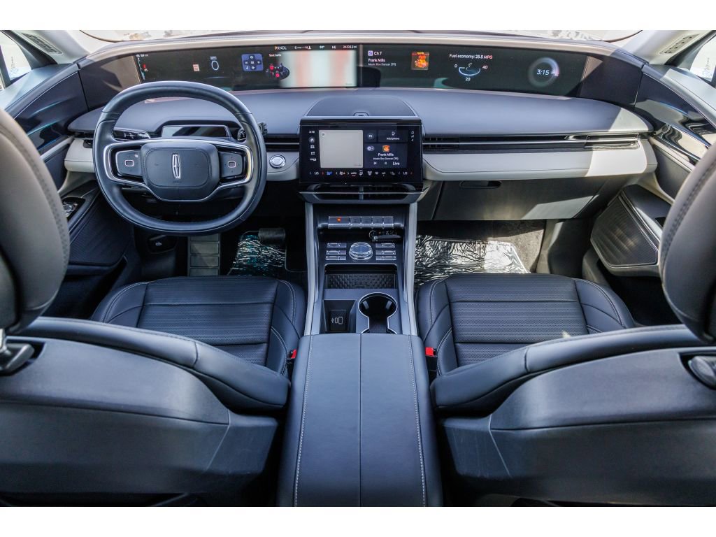 Used 2024 Lincoln Nautilus Reserve image 12