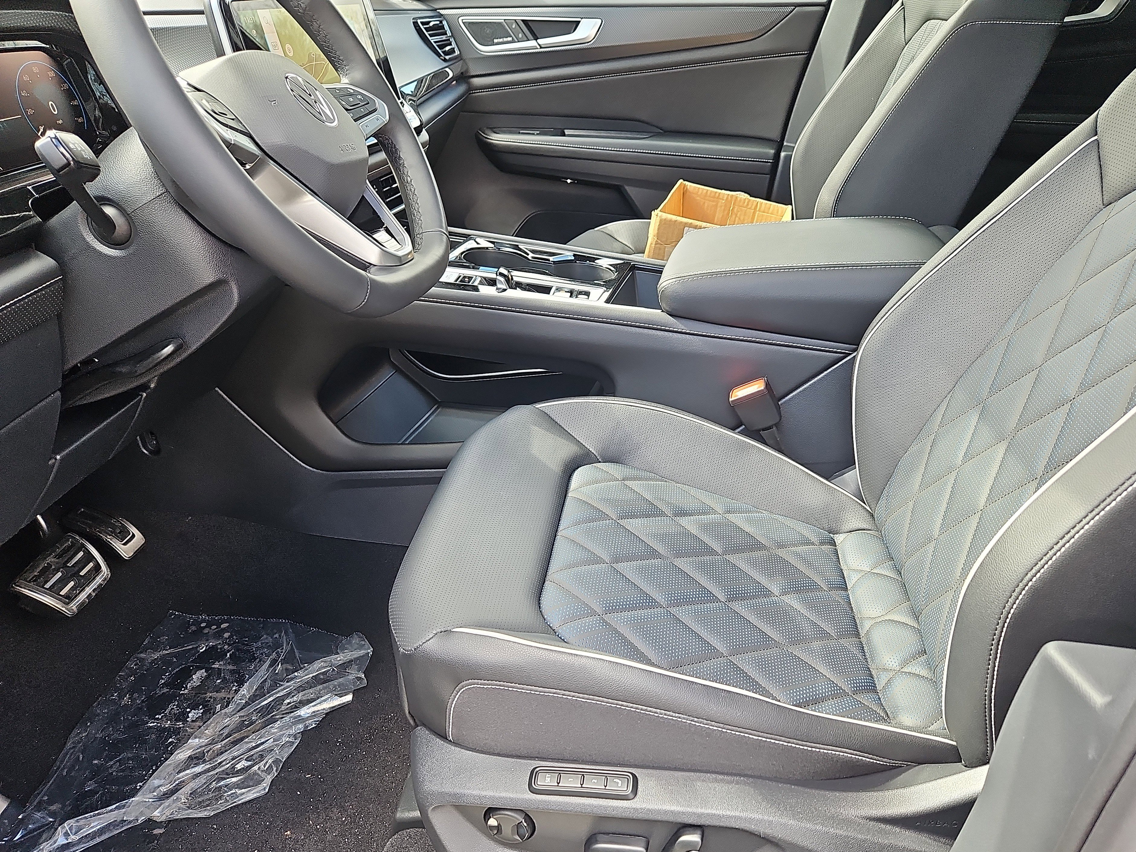 New 2026 Volkswagen Atlas Cross Sport SEL Premium R-Line image 21