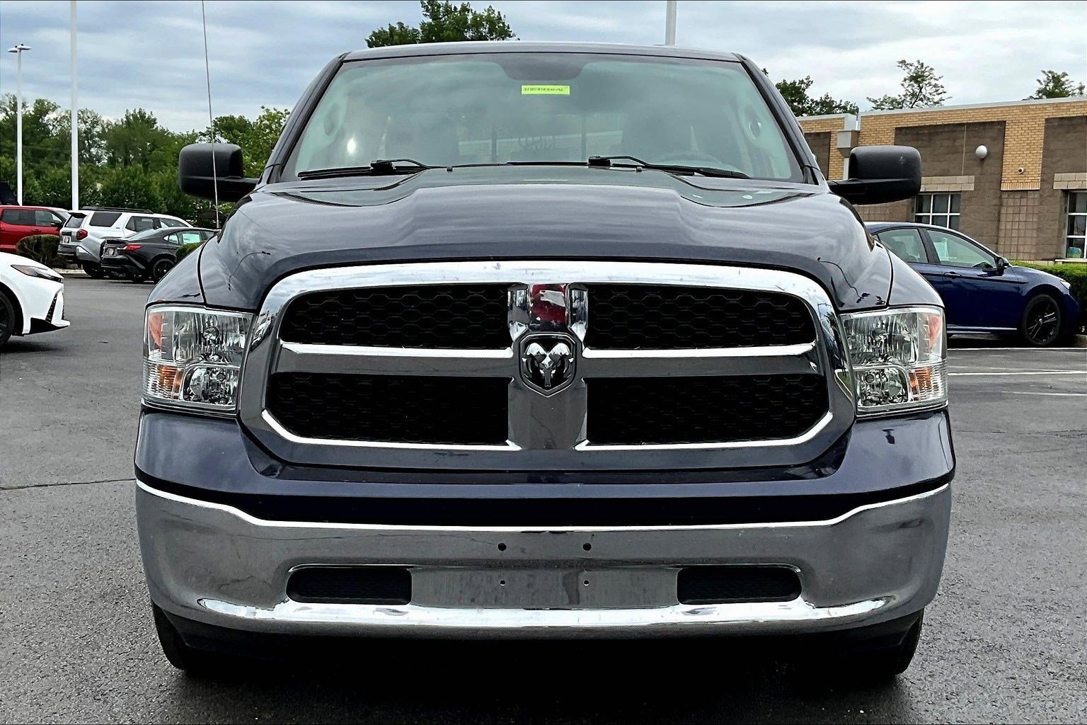 Used 2017 RAM 1500 Classic SLT AWD/4WD image 2