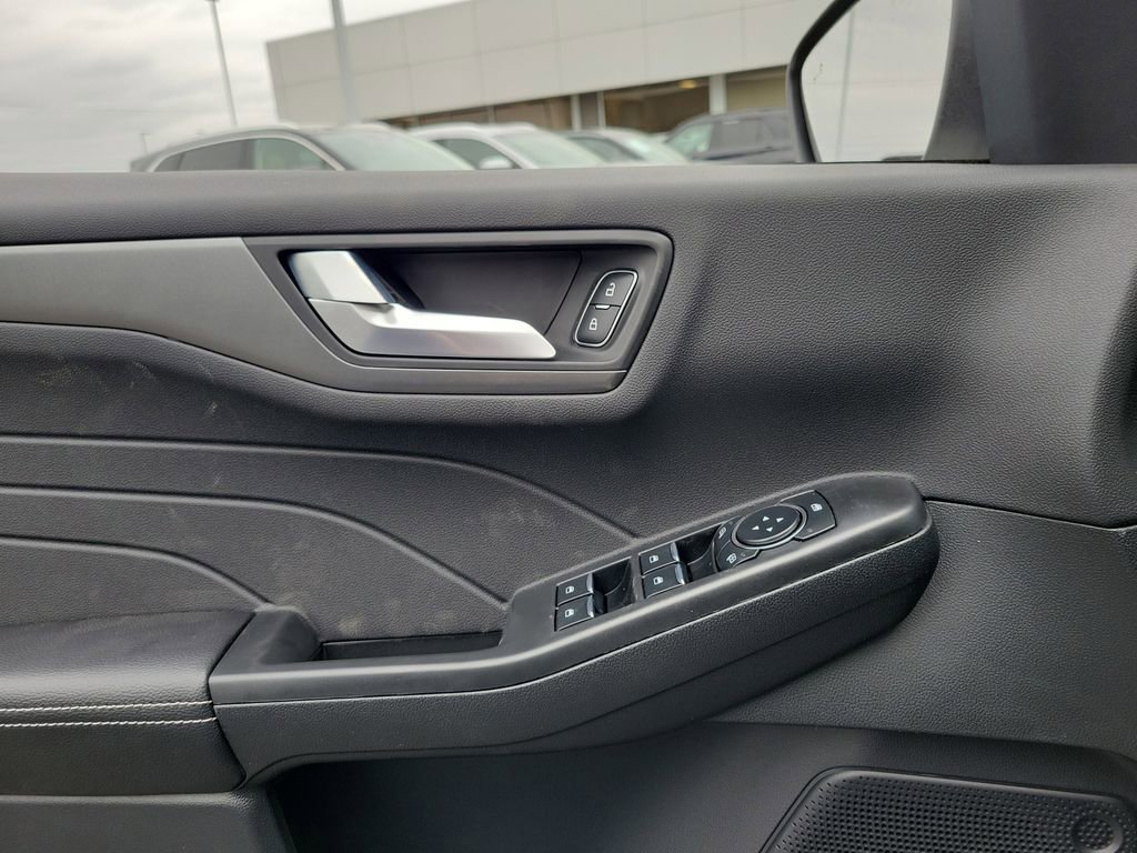 New 2026 Ford Escape SE image 18