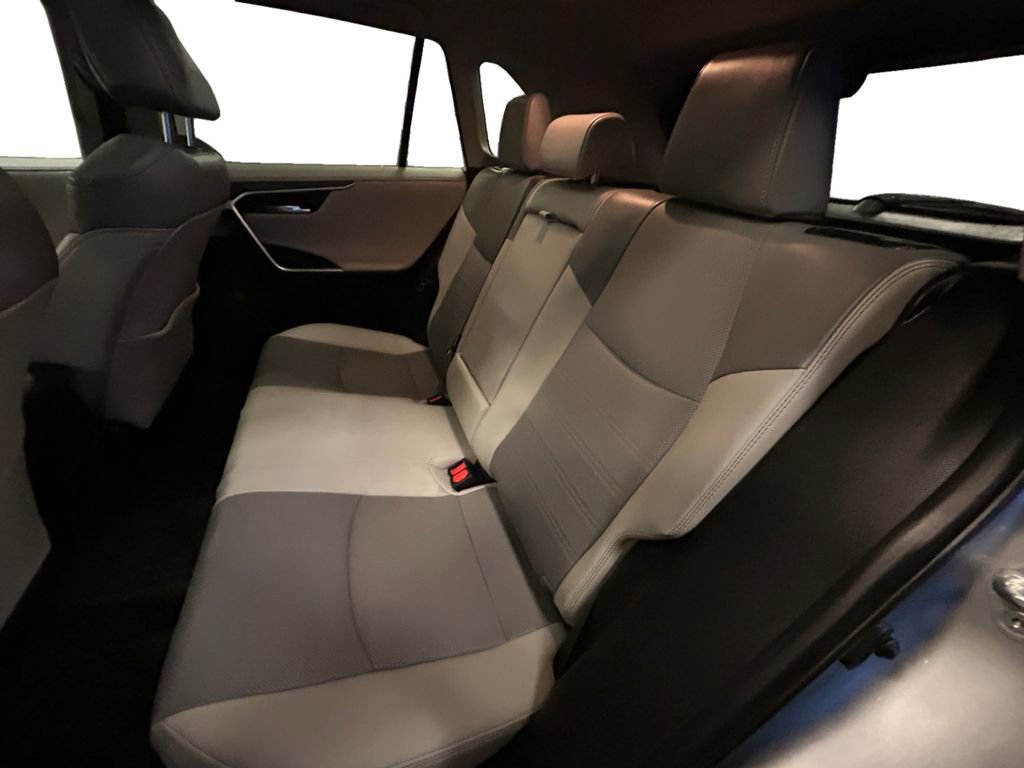 Used 2021 Toyota RAV4 Limited image 13