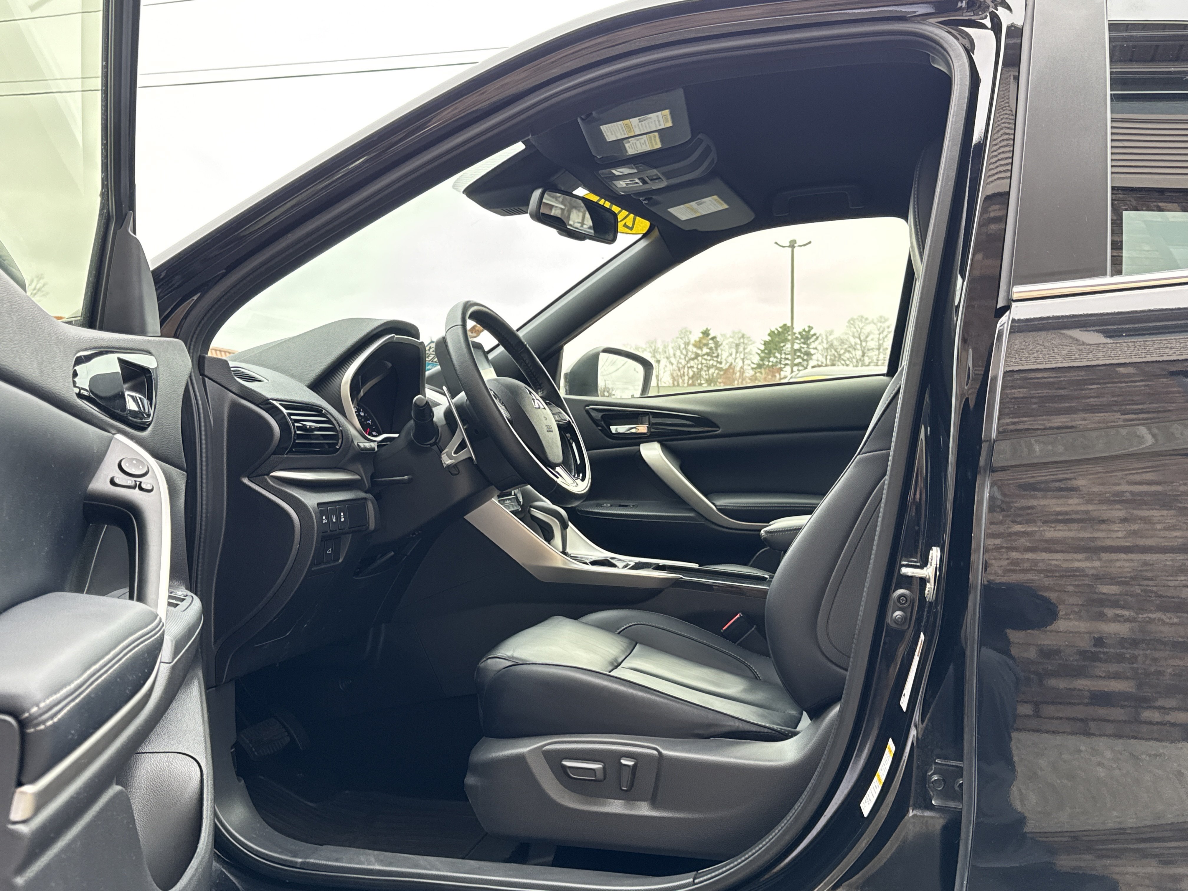 Used 2024 Mitsubishi Eclipse Cross SEL AWD/4WD image 9