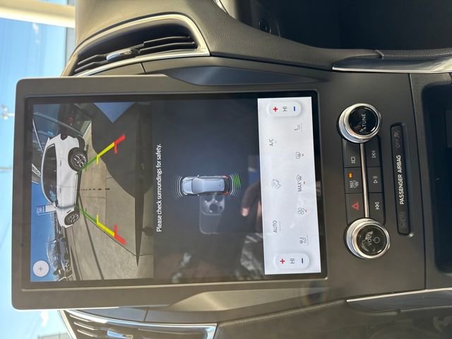 Used 2024 Ford Edge Titanium w/ Cargo Accessory Package image 18