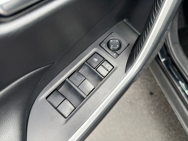Used 2019 Toyota RAV4 XLE w/ Convenience Package AWD/4WD image 13