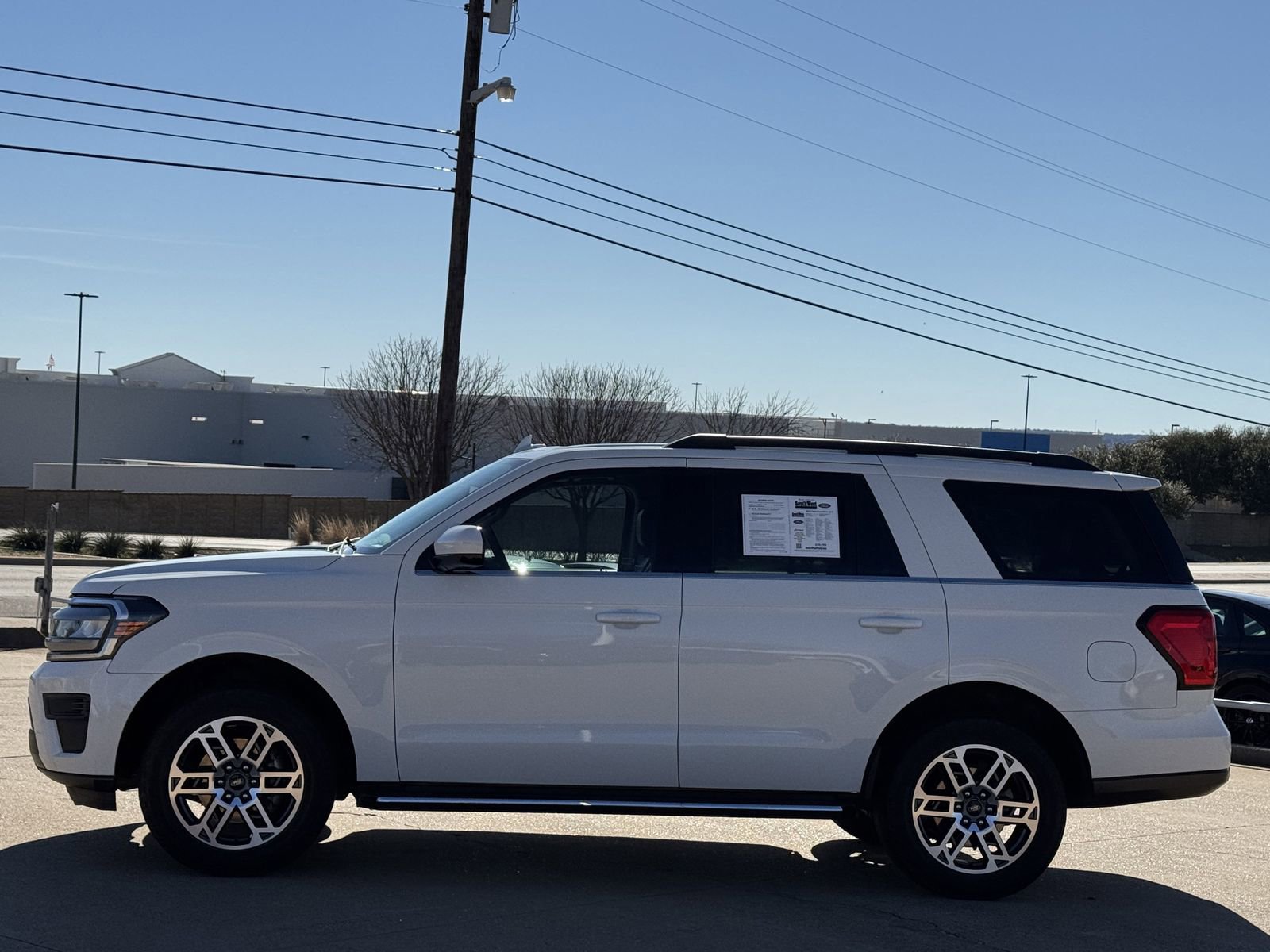 Used 2022 Ford Expedition XLT image 7