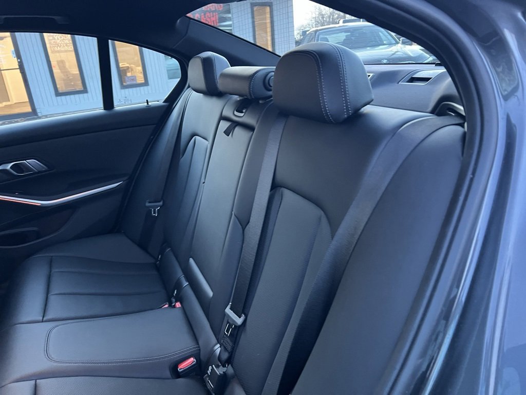 Used 2022 BMW 330i xDrive Sedan w/ Driving Assistance Package image 27