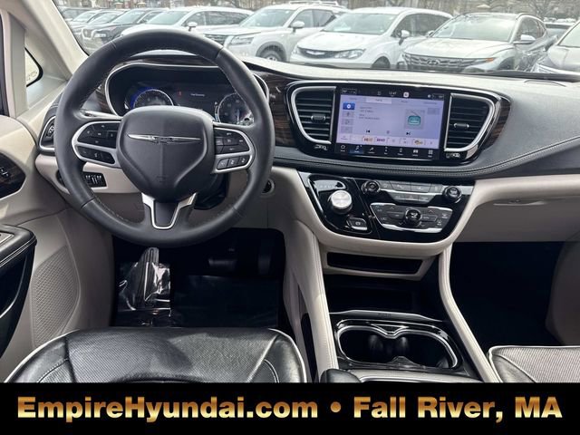 Used 2023 Chrysler Pacifica Limited image 15