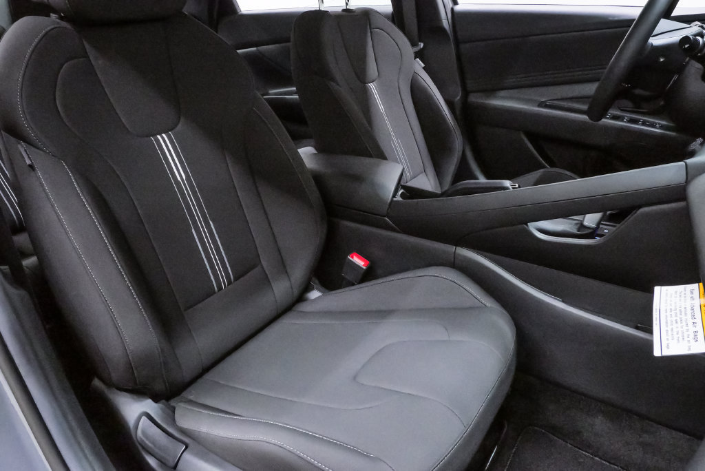 Certified 2026 Hyundai Elantra Sport FWD image 14