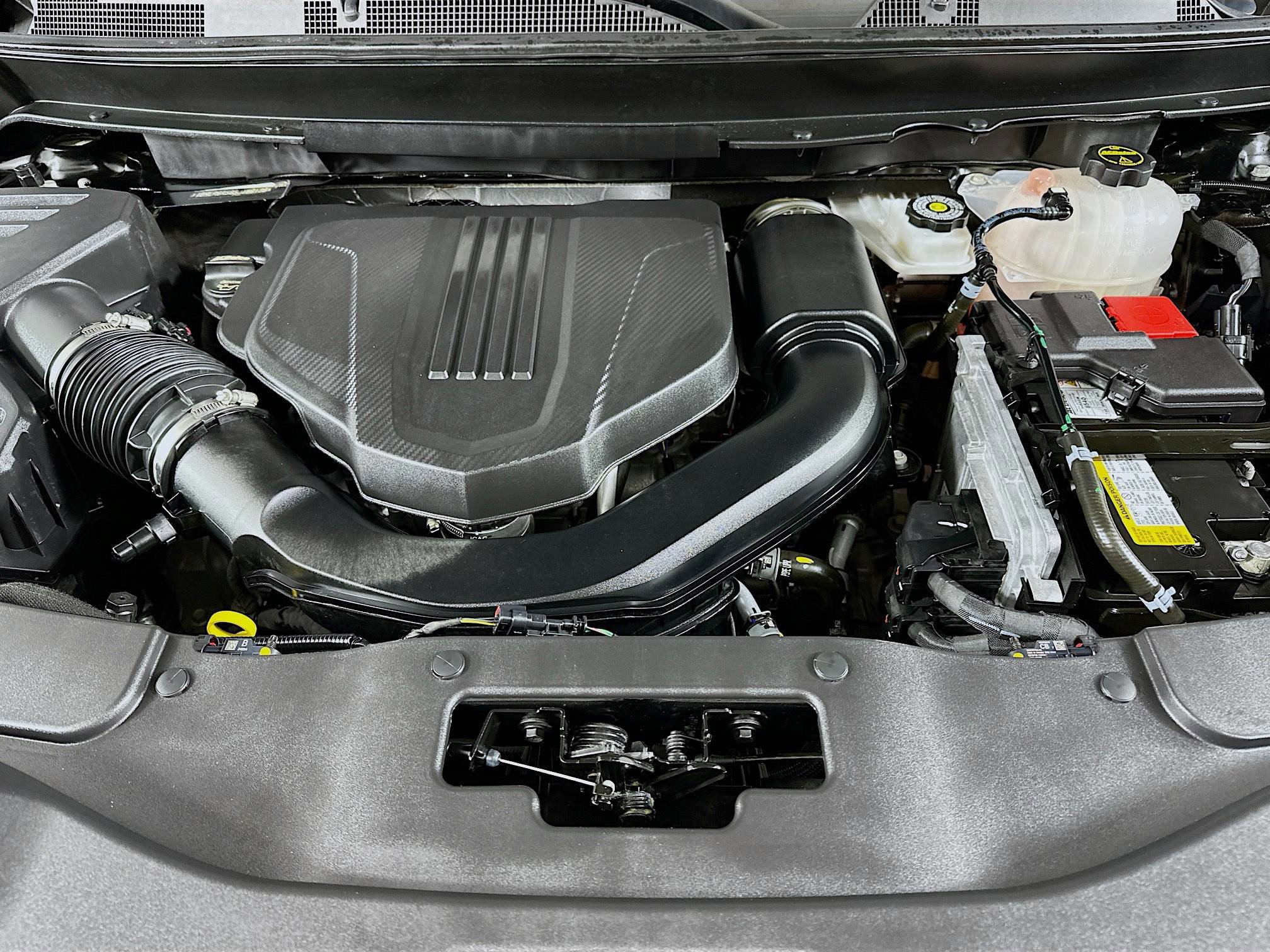 Used 2025 Chevrolet Traverse LT image 35