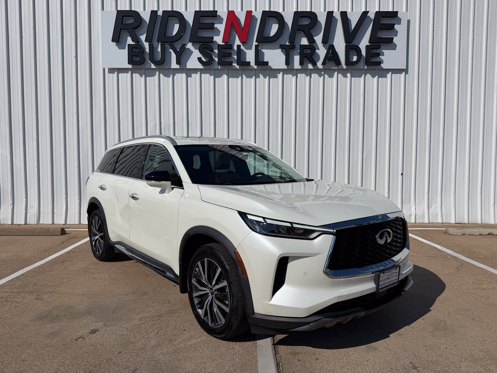 Used 2023 INFINITI QX60 Sensory AWD/4WD image 10