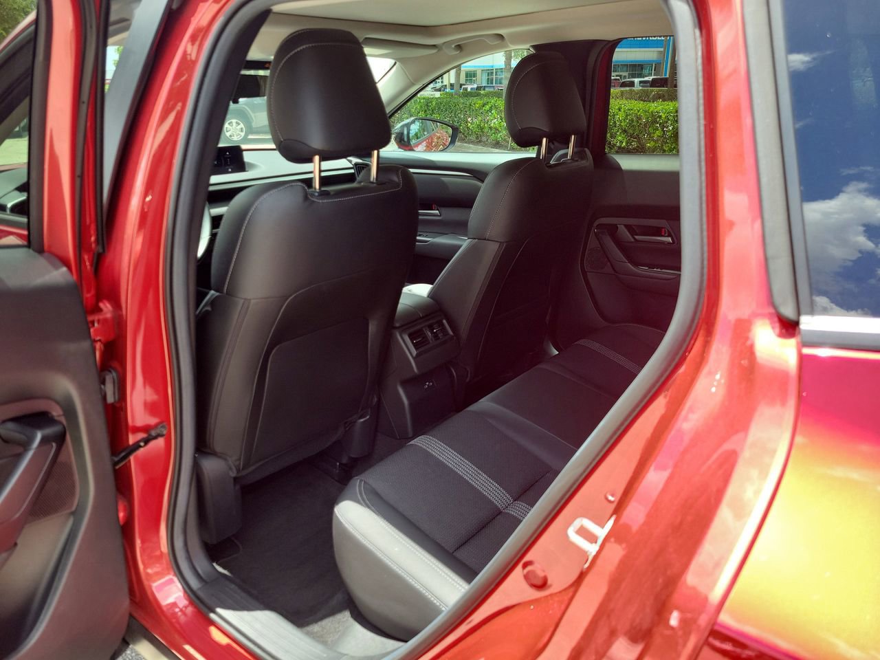 Used 2026 MAZDA CX-50 AWD 2.5 S w/ Preferred Pkg image 9