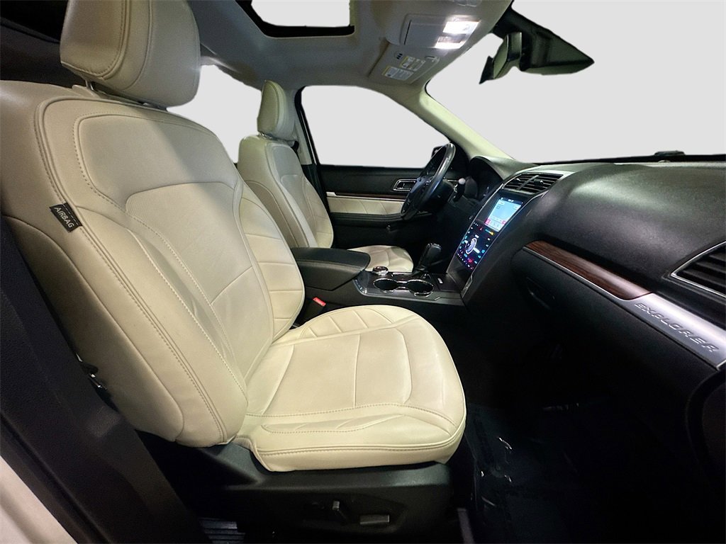Used 2019 Ford Explorer Limited w/ Limited Luxury Package image 35