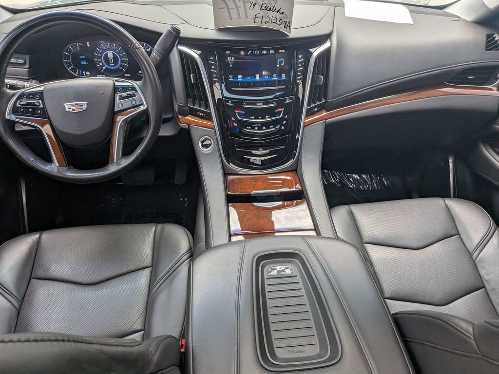 Used 2019 Cadillac Escalade Premium Luxury RWD image 17