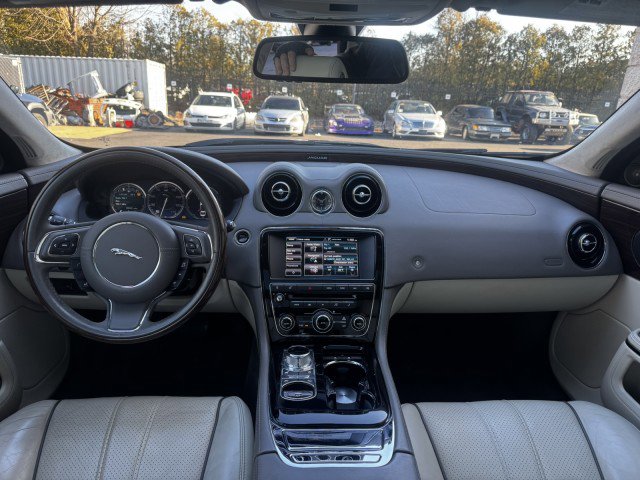 Used 2015 Jaguar XJ L Portfolio image 22