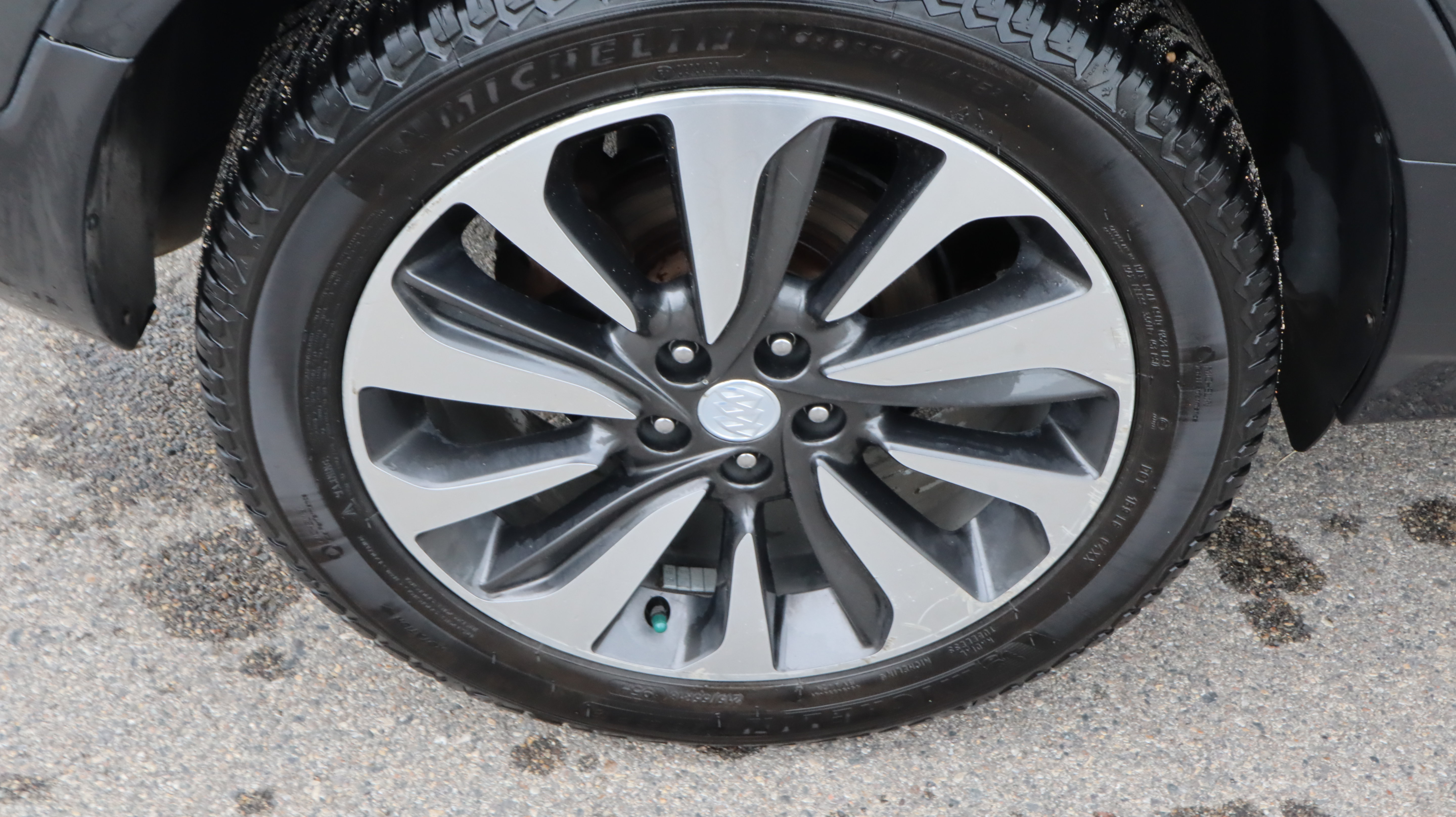 Used 2017 Buick Encore Essence AWD/4WD image 9