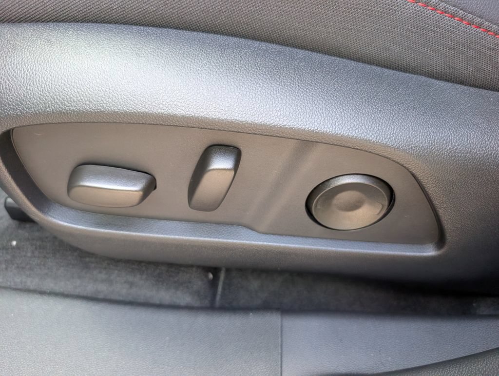 New 2027 Chevrolet Equinox RS w/ Safety and Technology Package FWD image 19