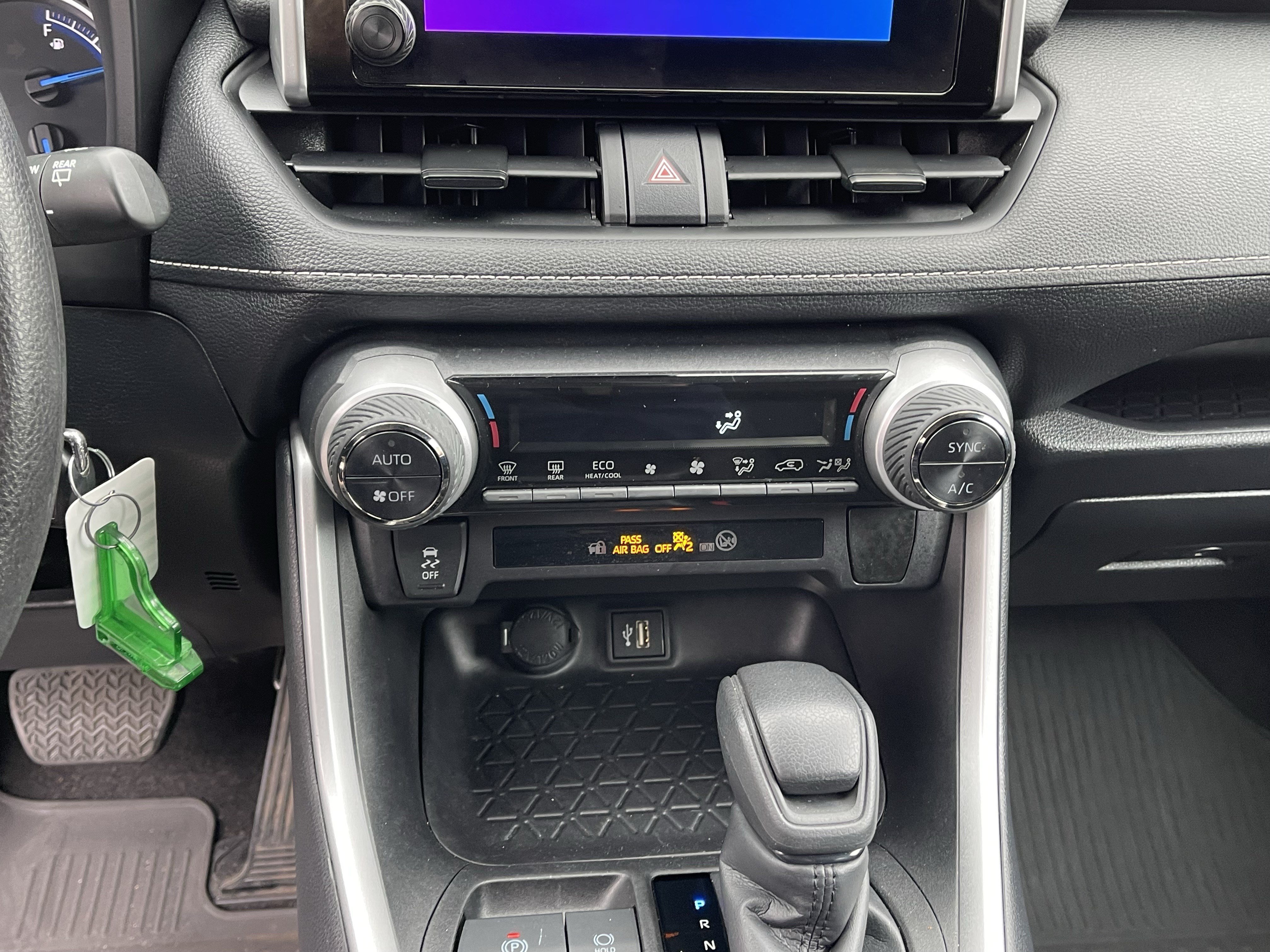 Certified 2024 Toyota RAV4 LE AWD/4WD image 22