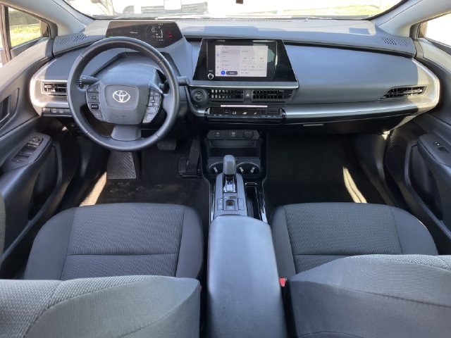 Used 2025 Toyota Prius LE FWD image 10
