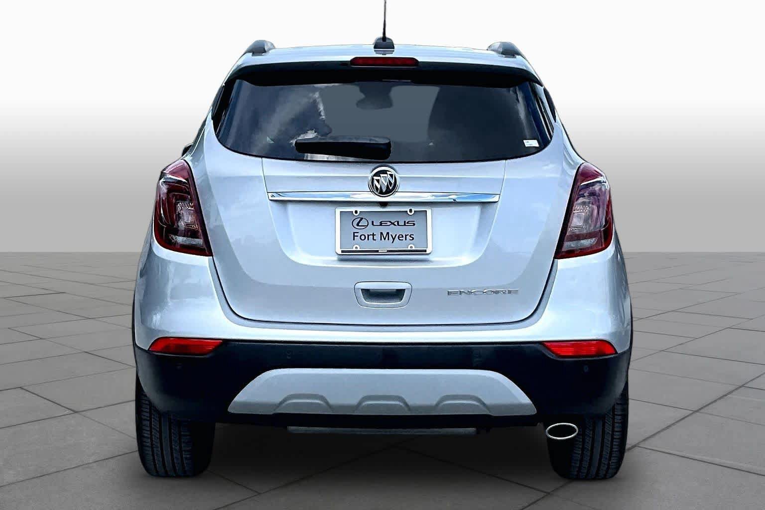Used 2020 Buick Encore Essence w/ Safety Package II FWD image 5