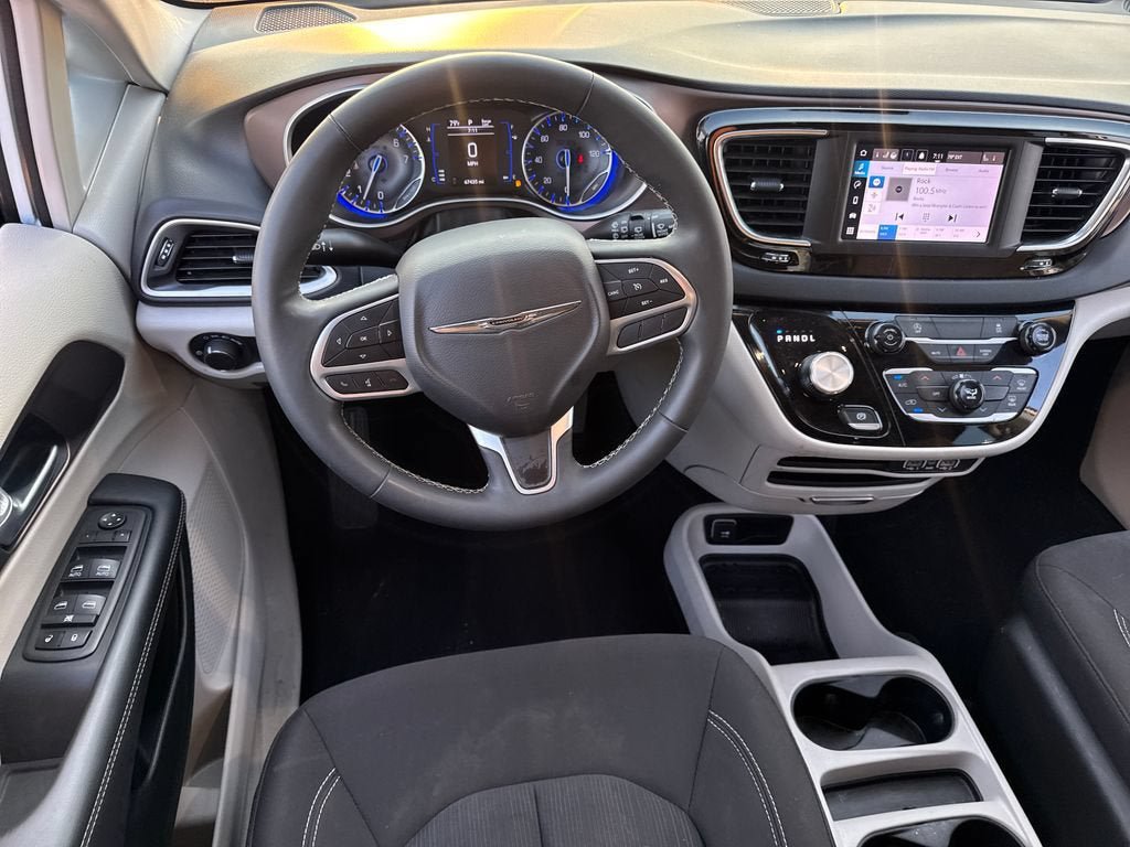 Used 2024 Chrysler Voyager LX FWD image 13