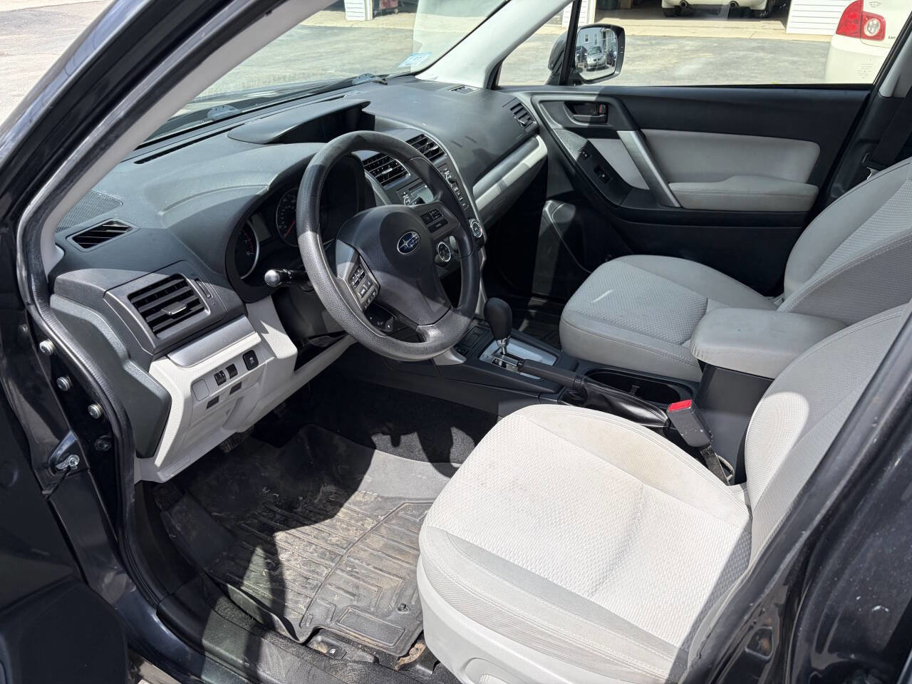 Used 2015 Subaru Forester 2.5i Premium w/ All-Weather Package AWD/4WD image 10