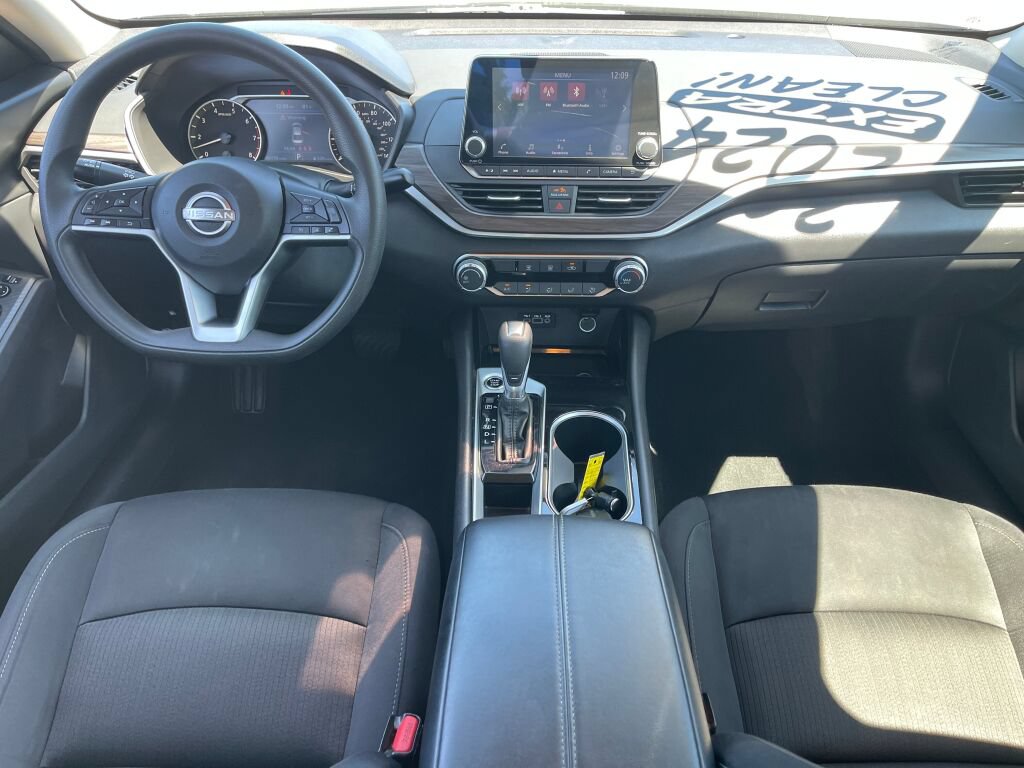 Used 2024 Nissan Altima 2.5 SV FWD image 28