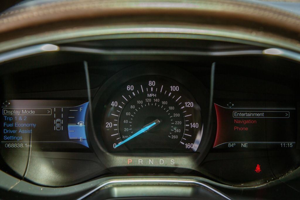 Used 2018 Ford Fusion Platinum FWD image 16