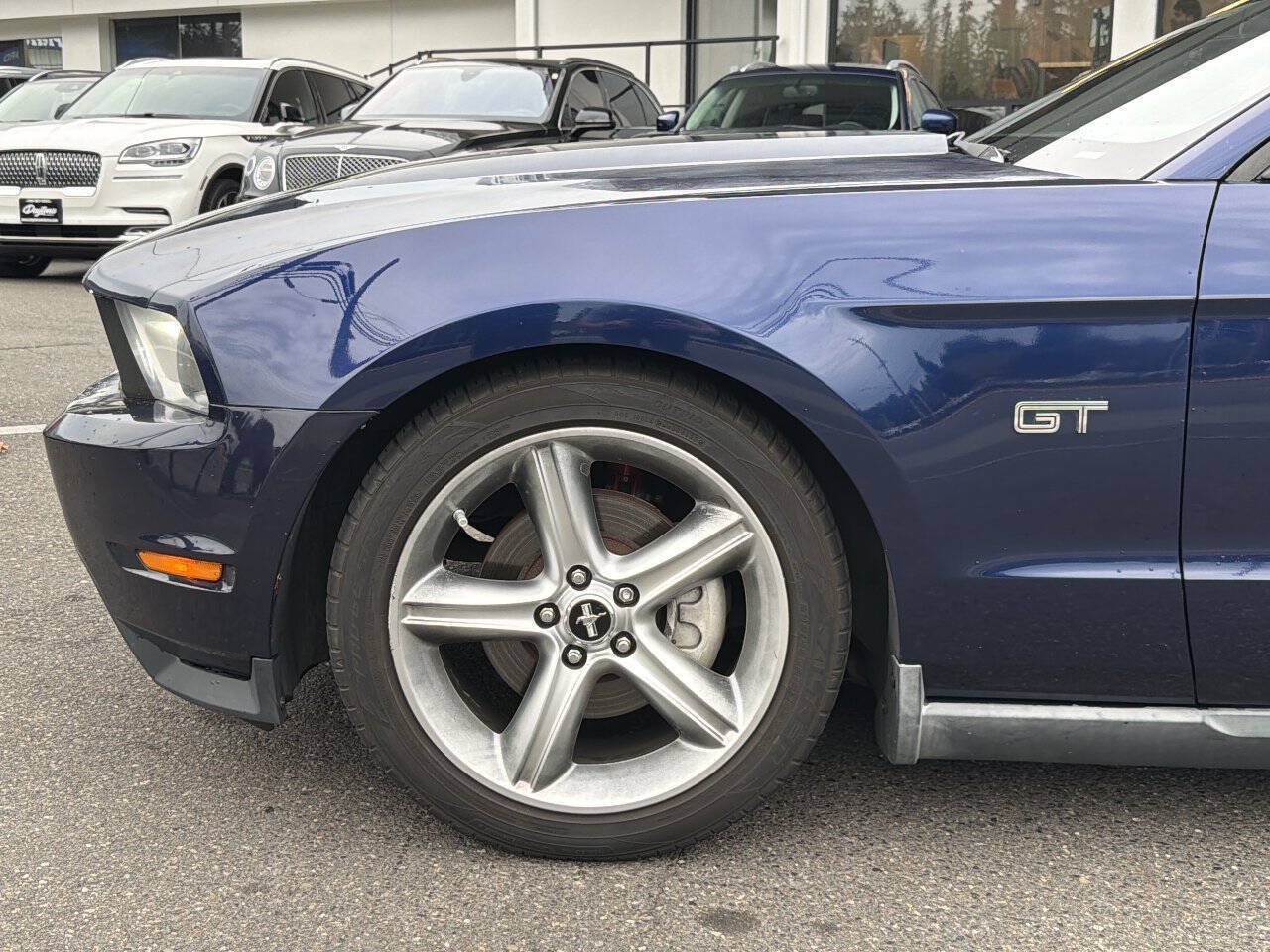 Used 2010 Ford Mustang GT Premium RWD image 2